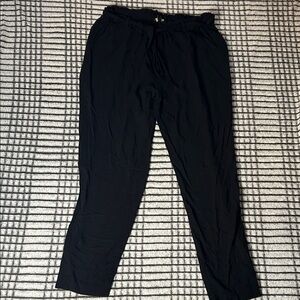 Junior’s Black Dress Pants  (L)